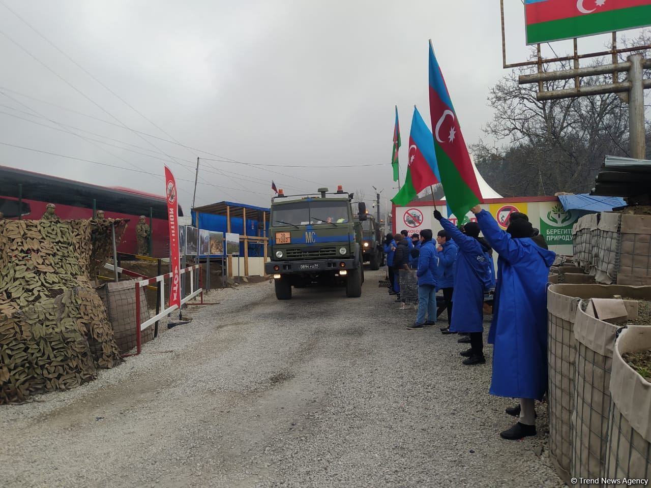 Russian peacekeepers' convoy moves freely along Azerbaijan's Lachin-Khankendi road (PHOTO)