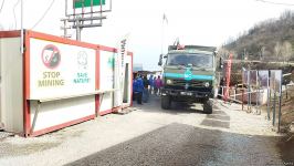 Russian peacekeepers' vehicles move freely along Azerbaijani Lachin-Khankendi road (PHOTO)