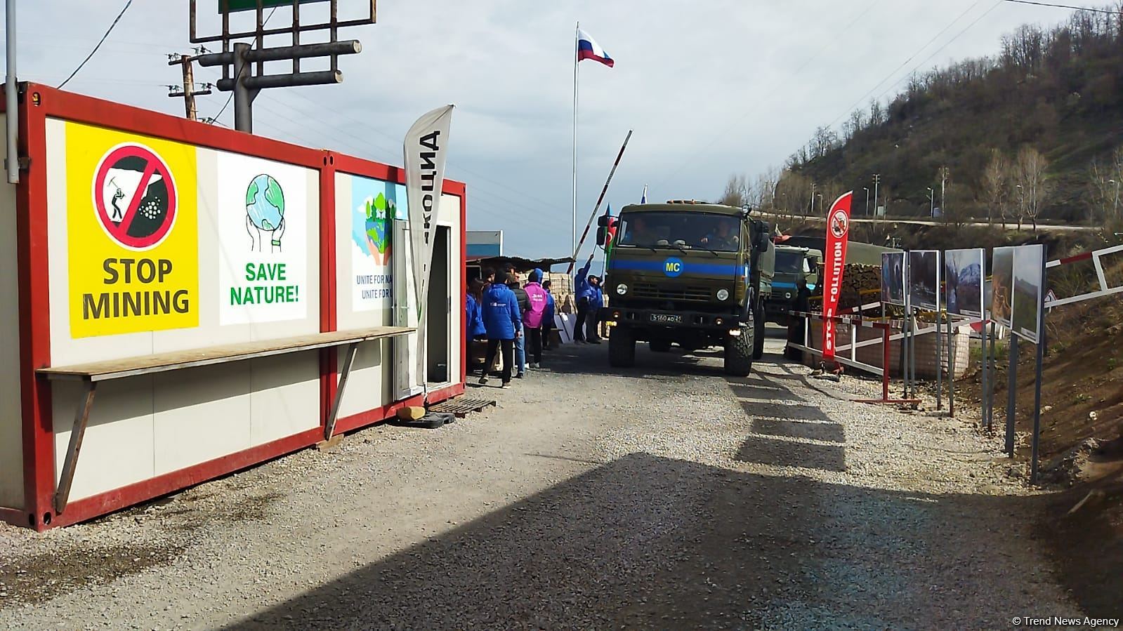 Russian peacekeepers' vehicles move freely along Azerbaijani Lachin-Khankendi road (PHOTO)