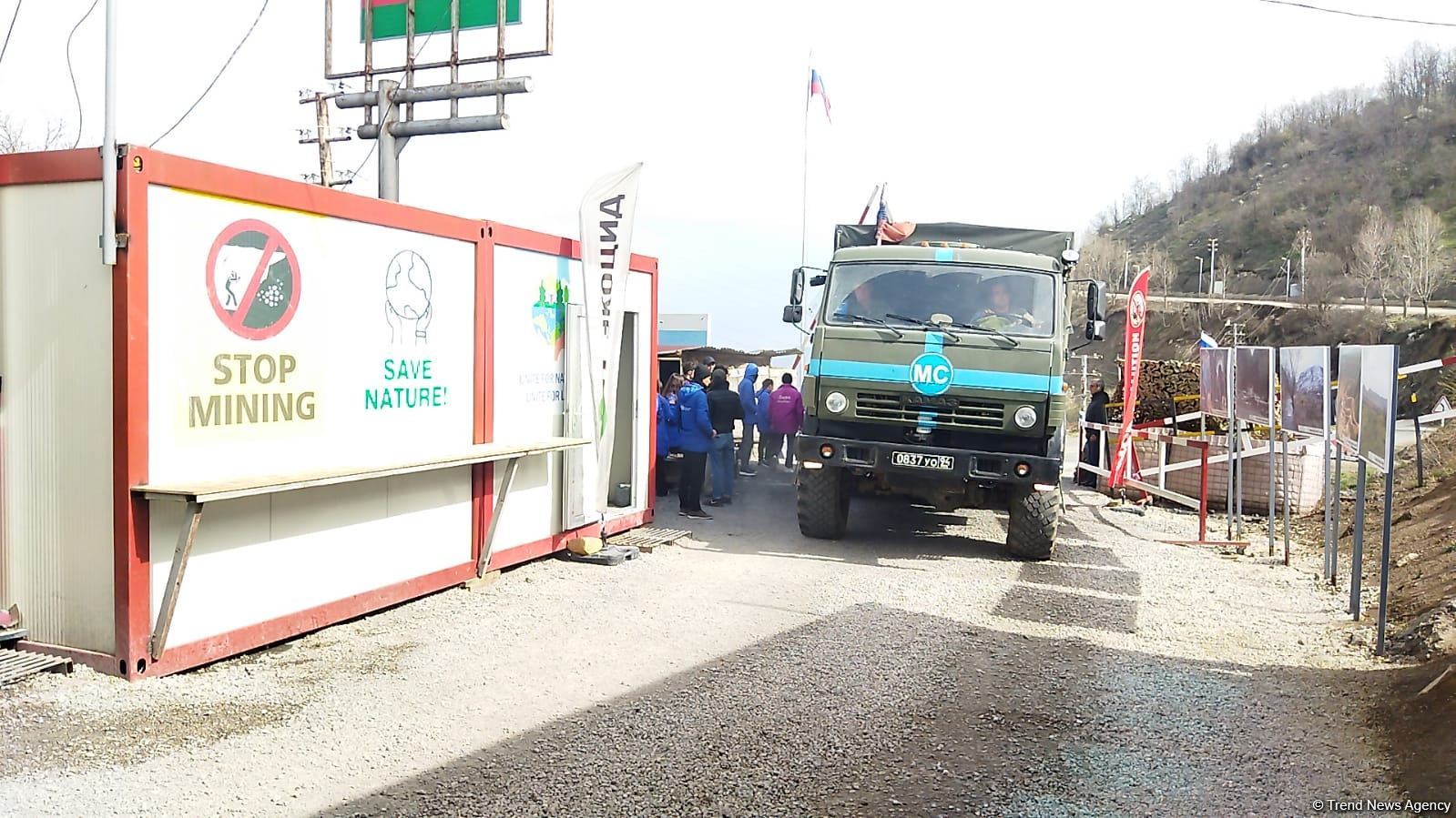 Russian peacekeepers' vehicles move freely along Azerbaijani Lachin-Khankendi road (PHOTO)