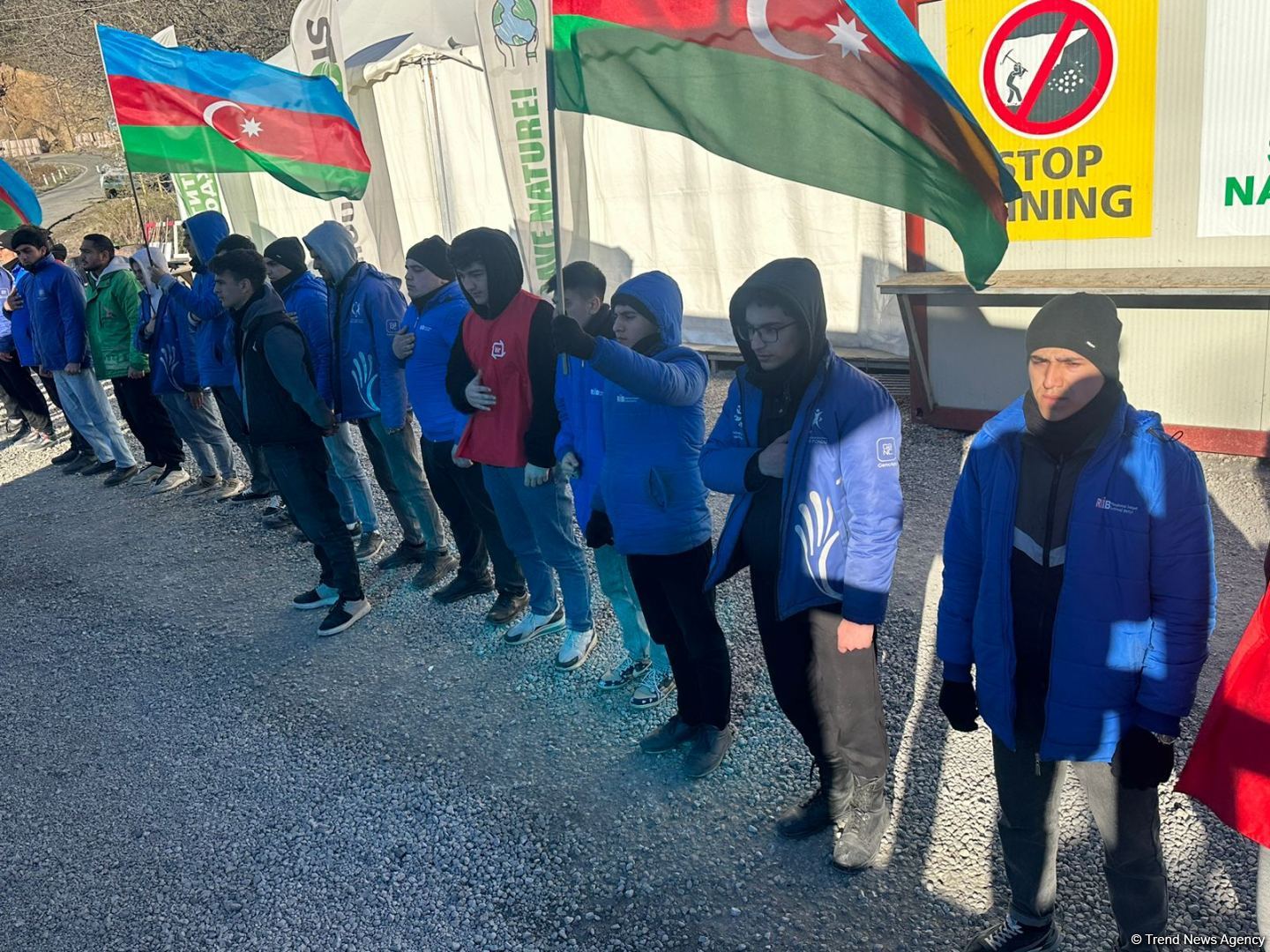 Peaceful protest of Azerbaijani eco-activists continues on Lachin-Khankendi road (PHOTO)