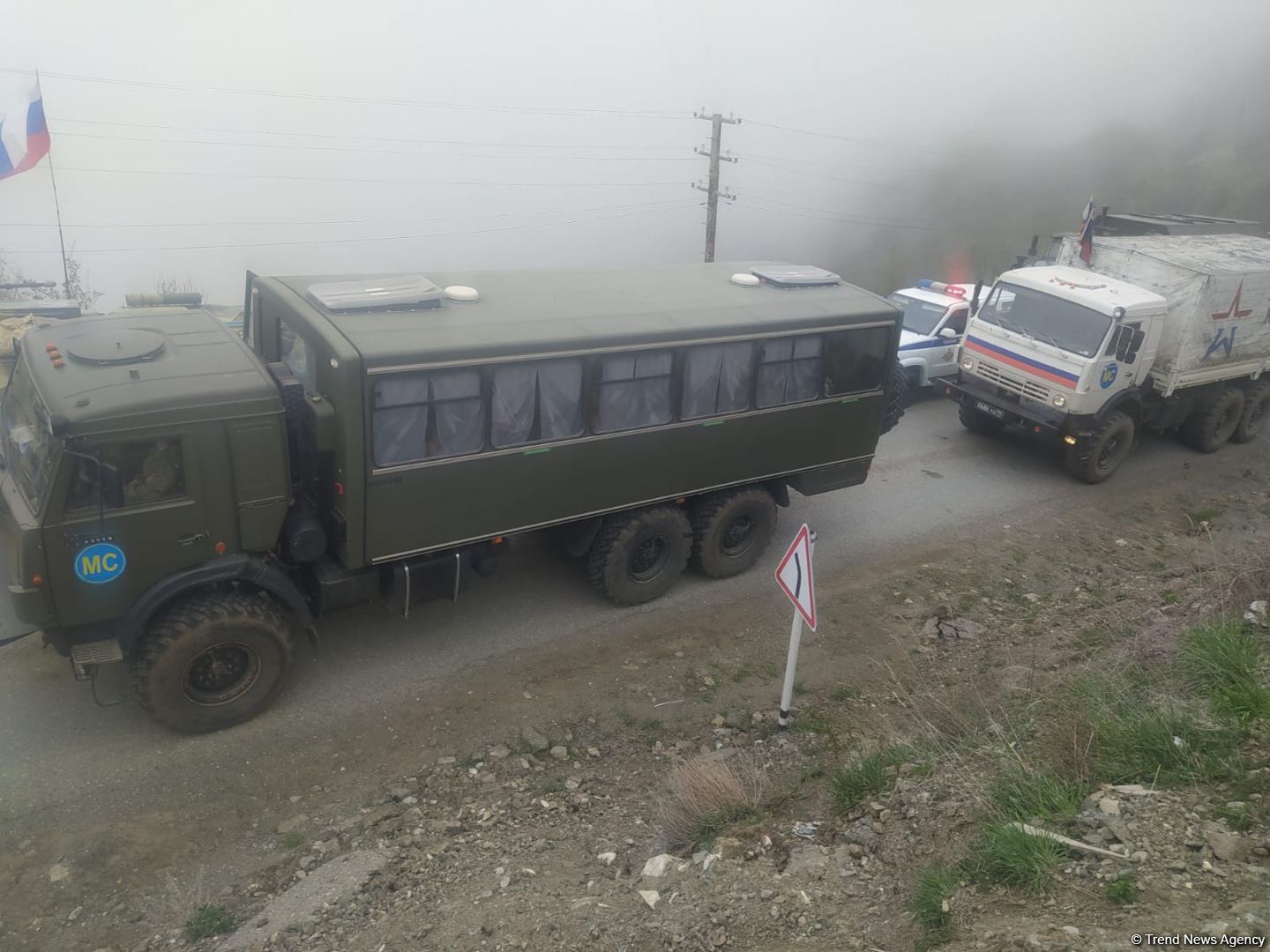 Russian peacekeepers' vehicles move freely along Azerbaijani Lachin-Khankendi road (PHOTO)