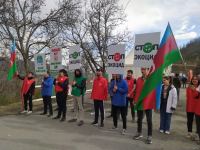 Peaceful protest of Azerbaijani eco-activists continues on Lachin-Khankendi road (PHOTO)