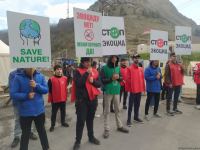 Peaceful protest of Azerbaijani eco-activists continues on Lachin-Khankendi road (PHOTO)