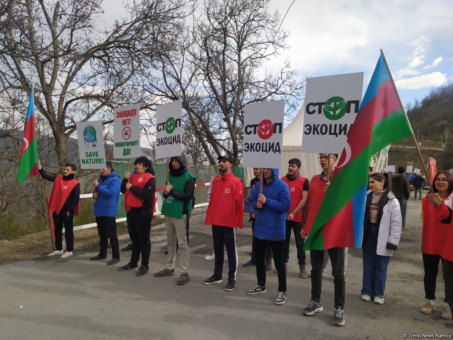 Peaceful protest of Azerbaijani eco-activists continues on Lachin-Khankendi road (PHOTO)