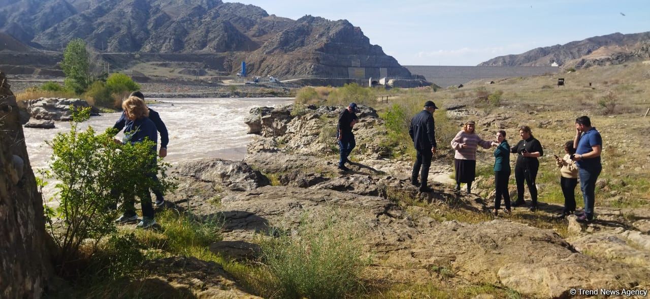 Delegation of US, Israel representatives visits Azerbaijan's Khudafarin bridge