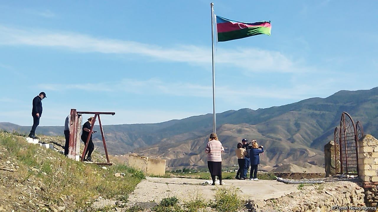 Delegation of US, Israel representatives visits Azerbaijan's Khudafarin bridge