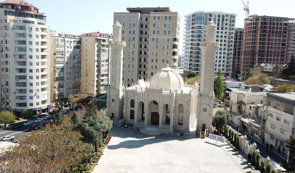 President Ilham Aliyev, First Lady Mehriban Aliyeva attend opening of Juma Mosque in Narimanov district (PHOTO)