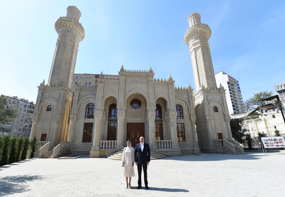 President Ilham Aliyev, First Lady Mehriban Aliyeva attend opening of Juma Mosque in Narimanov district (PHOTO)