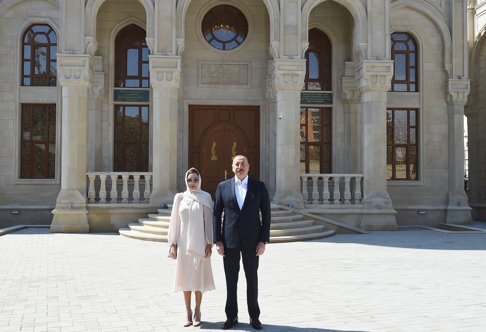 President Ilham Aliyev, First Lady Mehriban Aliyeva attend opening of Juma Mosque in Narimanov district (PHOTO)