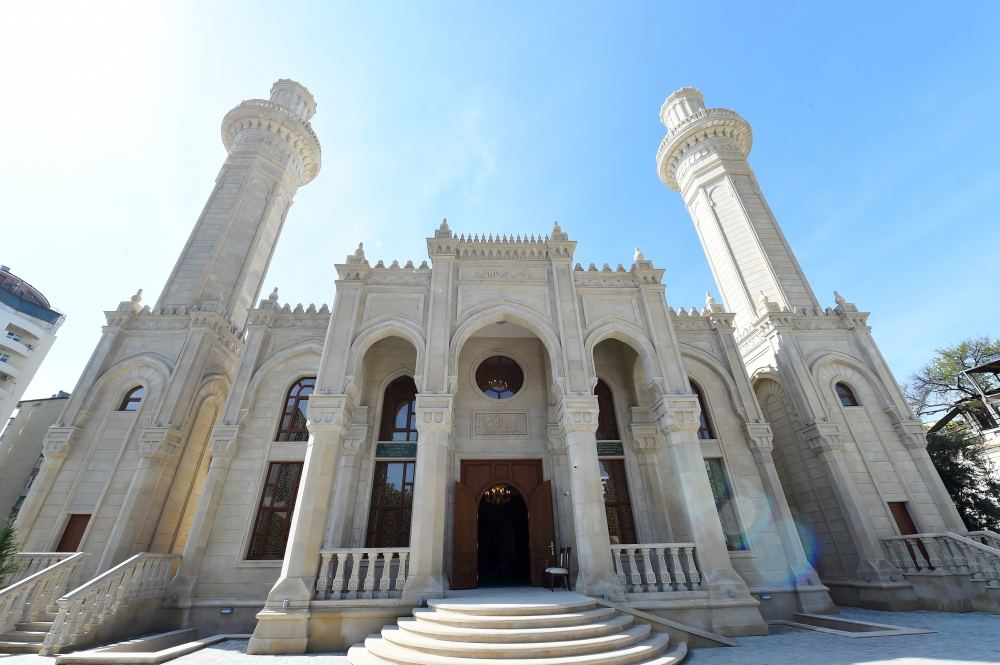 President Ilham Aliyev, First Lady Mehriban Aliyeva attend opening of Juma Mosque in Narimanov district (PHOTO)