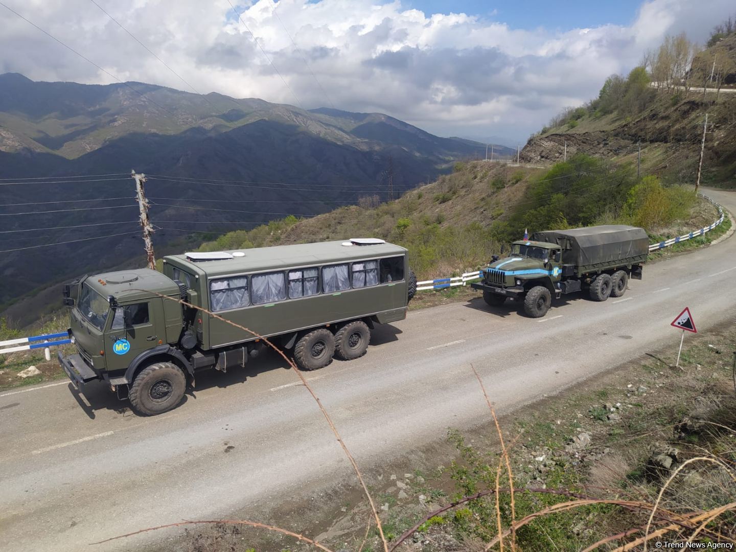 More vehicles of Russian peacekeepers move freely along Azerbaijan's Lachin-Khankendi road (PHOTO)