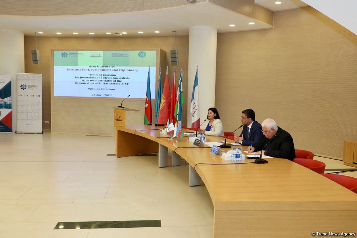 Trainings for Organization of Turkic States' journalists, media specialists kick off in Azerbaijan (PHOTO)