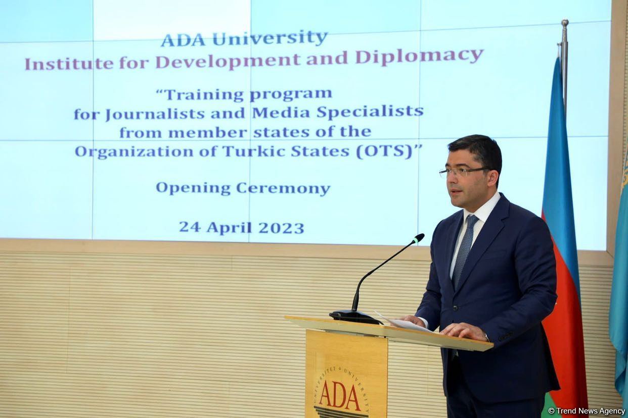 Trainings for Organization of Turkic States' journalists, media specialists kick off in Azerbaijan (PHOTO)