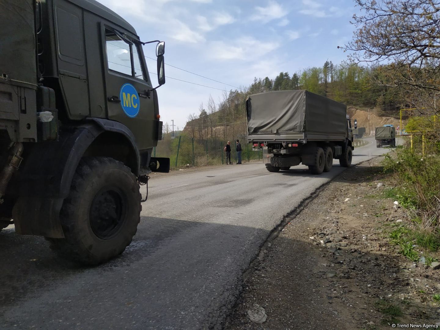Russian peacekeepers' convoy moves freely along Azerbaijani Lachin-Khankendi road (PHOTO)