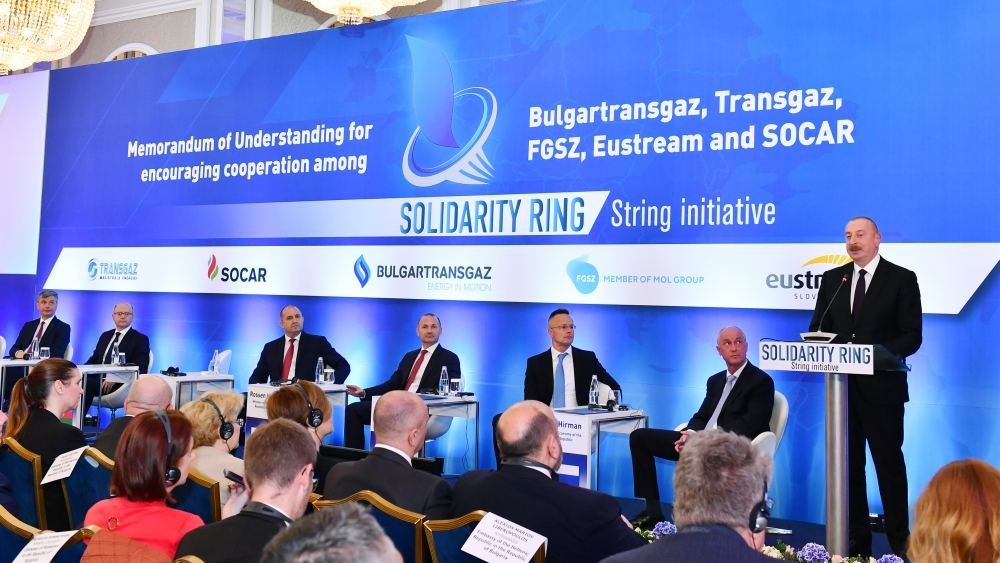 Transmission system operators of Bulgaria, Romania, Hungary, Slovakia and SOCAR sign MoU in Sofia, President Ilham Aliyev attends signing ceremony (PHOTO/VIDEO)