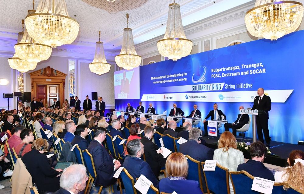 Transmission system operators of Bulgaria, Romania, Hungary, Slovakia and SOCAR sign MoU in Sofia, President Ilham Aliyev attends signing ceremony (PHOTO/VIDEO)