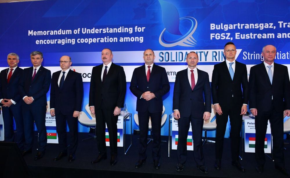 Transmission system operators of Bulgaria, Romania, Hungary, Slovakia and SOCAR sign MoU in Sofia, President Ilham Aliyev attends signing ceremony (PHOTO/VIDEO)