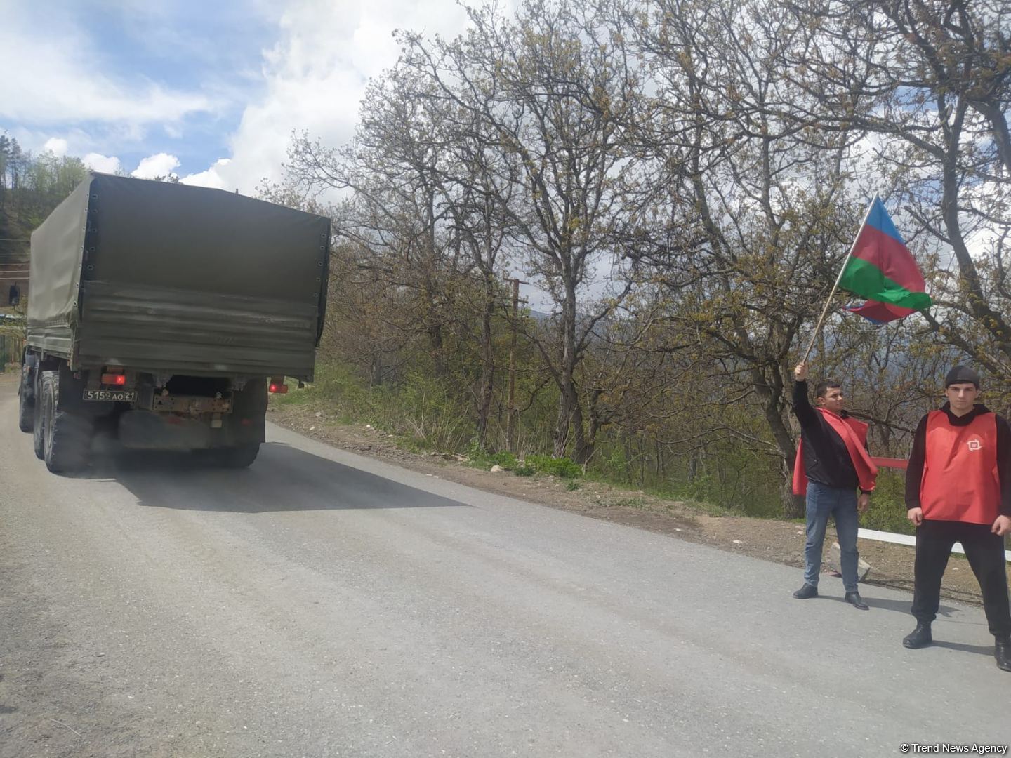 Russian peacekeepers' vehicles move freely along Azerbaijani Lachin-Khankendi road (PHOTO)