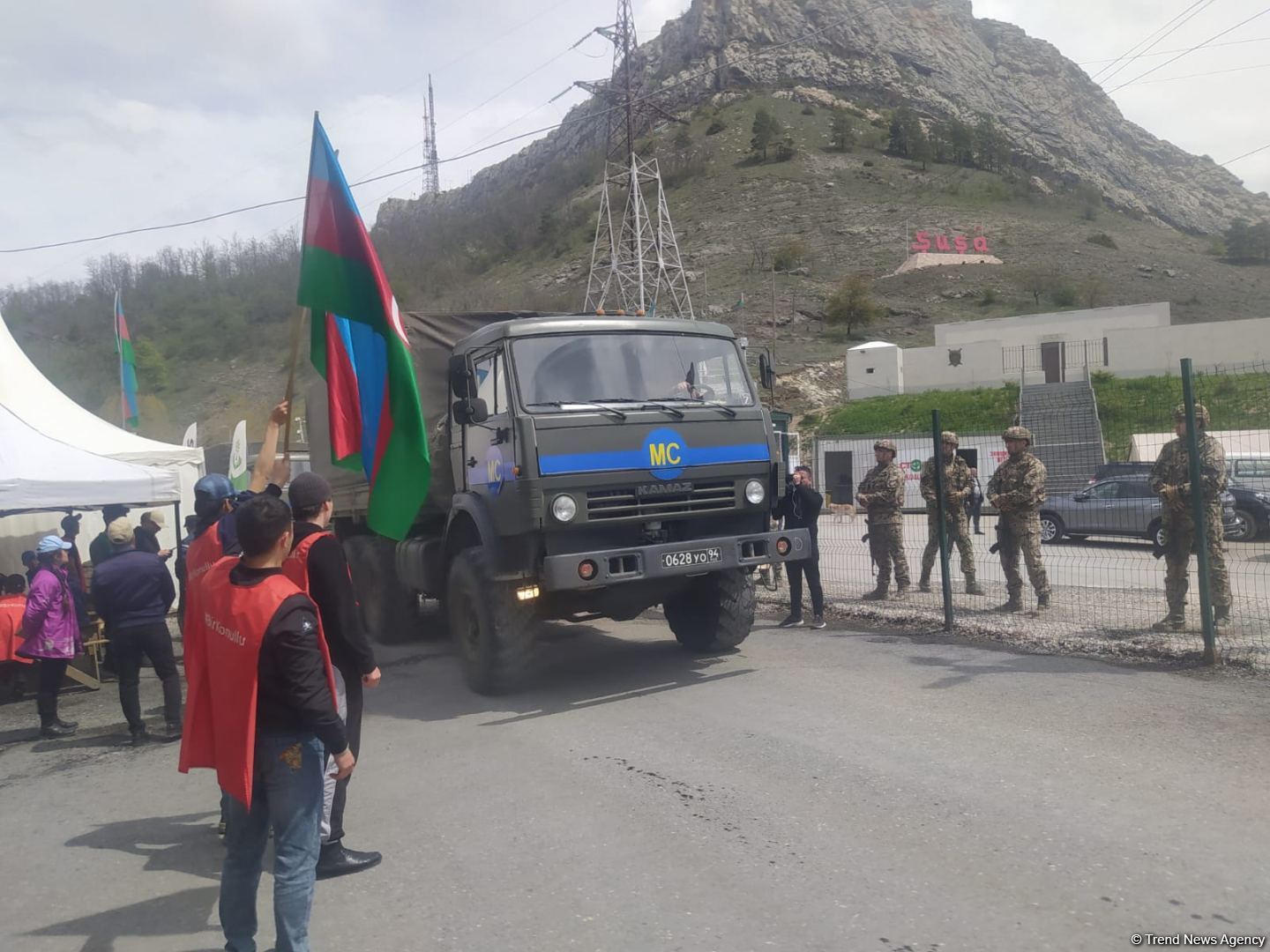 Russian peacekeepers' vehicles move freely along Azerbaijani Lachin-Khankendi road (PHOTO)