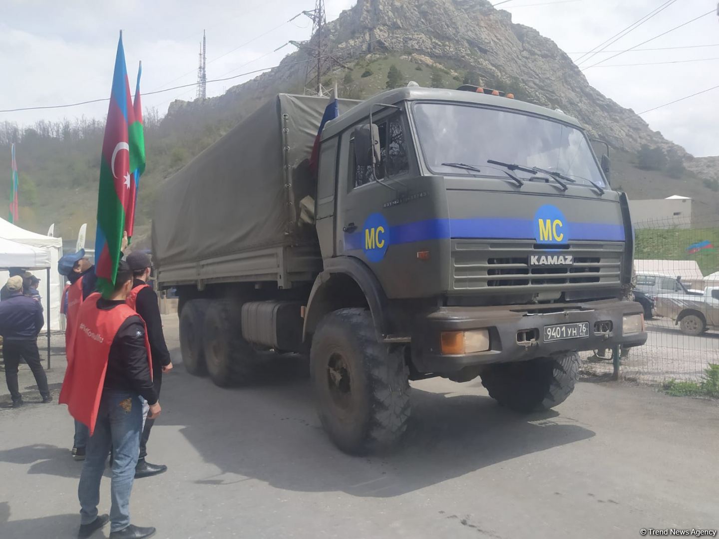 Russian peacekeepers' vehicles move freely along Azerbaijani Lachin-Khankendi road (PHOTO)