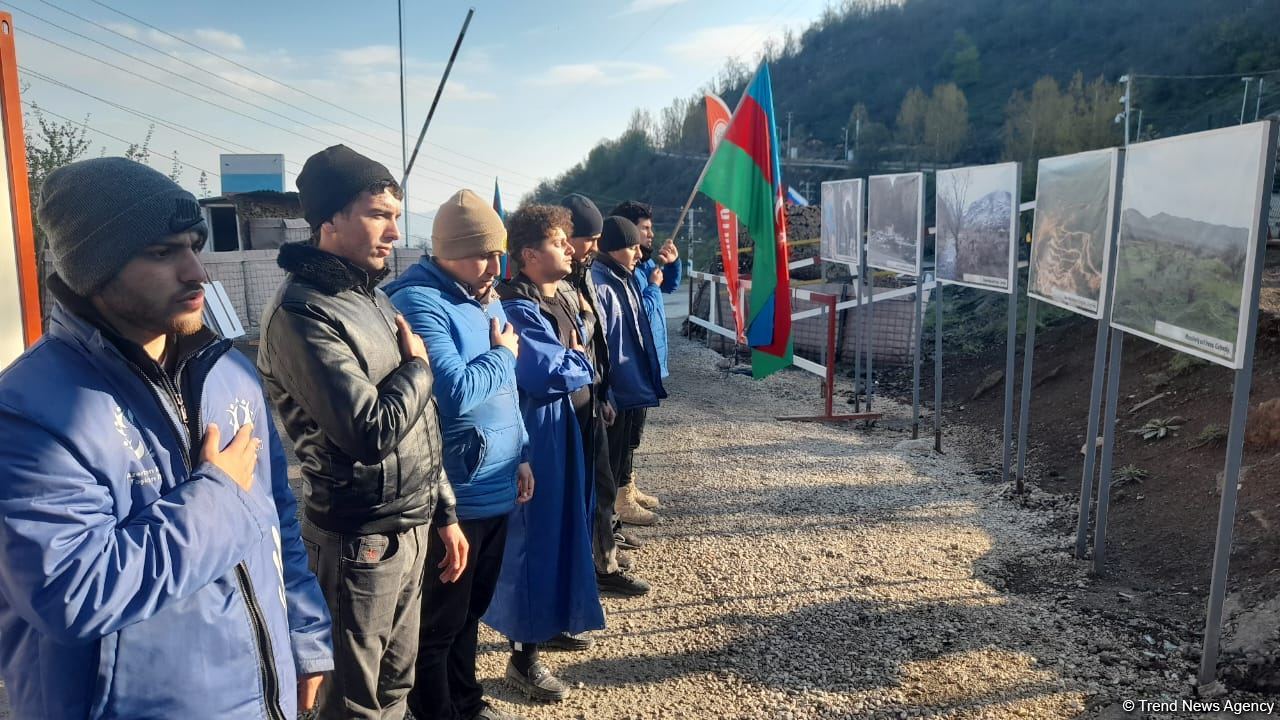 Peaceful protest of Azerbaijani eco-activists continues on Lachin-Khankendi road (PHOTO)
