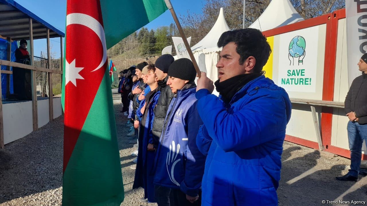 Peaceful protest of Azerbaijani eco-activists continues on Lachin-Khankendi road (PHOTO)