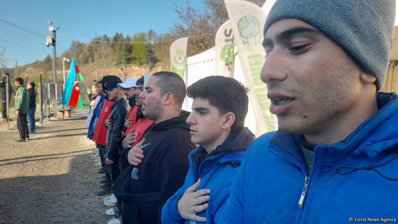 Peaceful protest of Azerbaijani eco-activists continues on Lachin-Khankendi road (PHOTO)