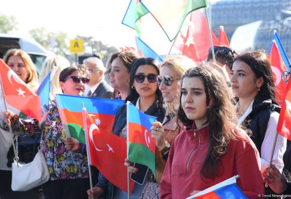 Turkish athletes who won 2023 European Weightlifting  Championship in Yerevan arrive in Baku (PHOTO)