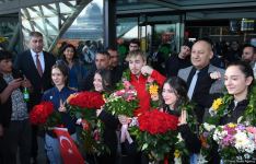 Turkish athletes who won 2023 European Weightlifting  Championship in Yerevan arrive in Baku (PHOTO)