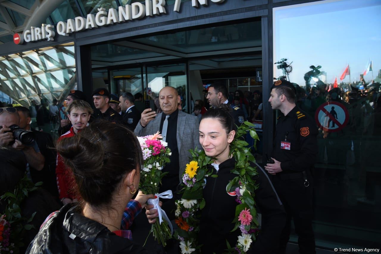 Turkish athletes who won 2023 European Weightlifting  Championship in Yerevan arrive in Baku (PHOTO)