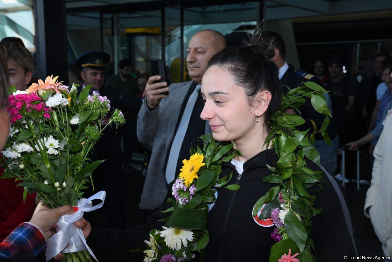 Turkish athletes who won 2023 European Weightlifting  Championship in Yerevan arrive in Baku (PHOTO)