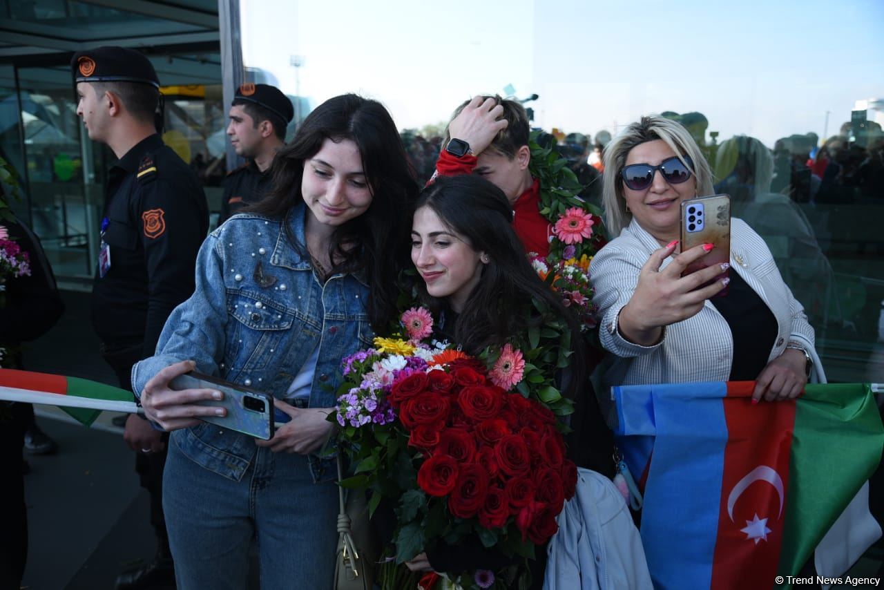 Turkish athletes who won 2023 European Weightlifting  Championship in Yerevan arrive in Baku (PHOTO)