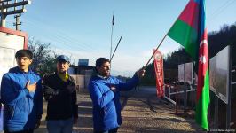 Peaceful protest of Azerbaijani eco-activists continues on Lachin-Khankendi road (PHOTO)