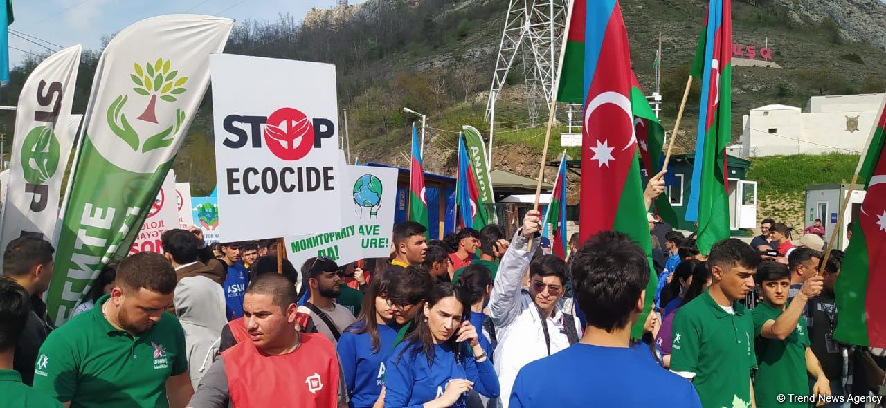 Azerbaijani eco-activists temporarily suspend their protest on Lachin-Khankendi road (PHOTO/VIDEO)
