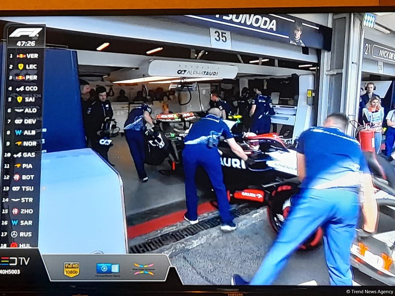 Crash occurs during qualifying round of Formula 2 teams in Baku (PHOTO)