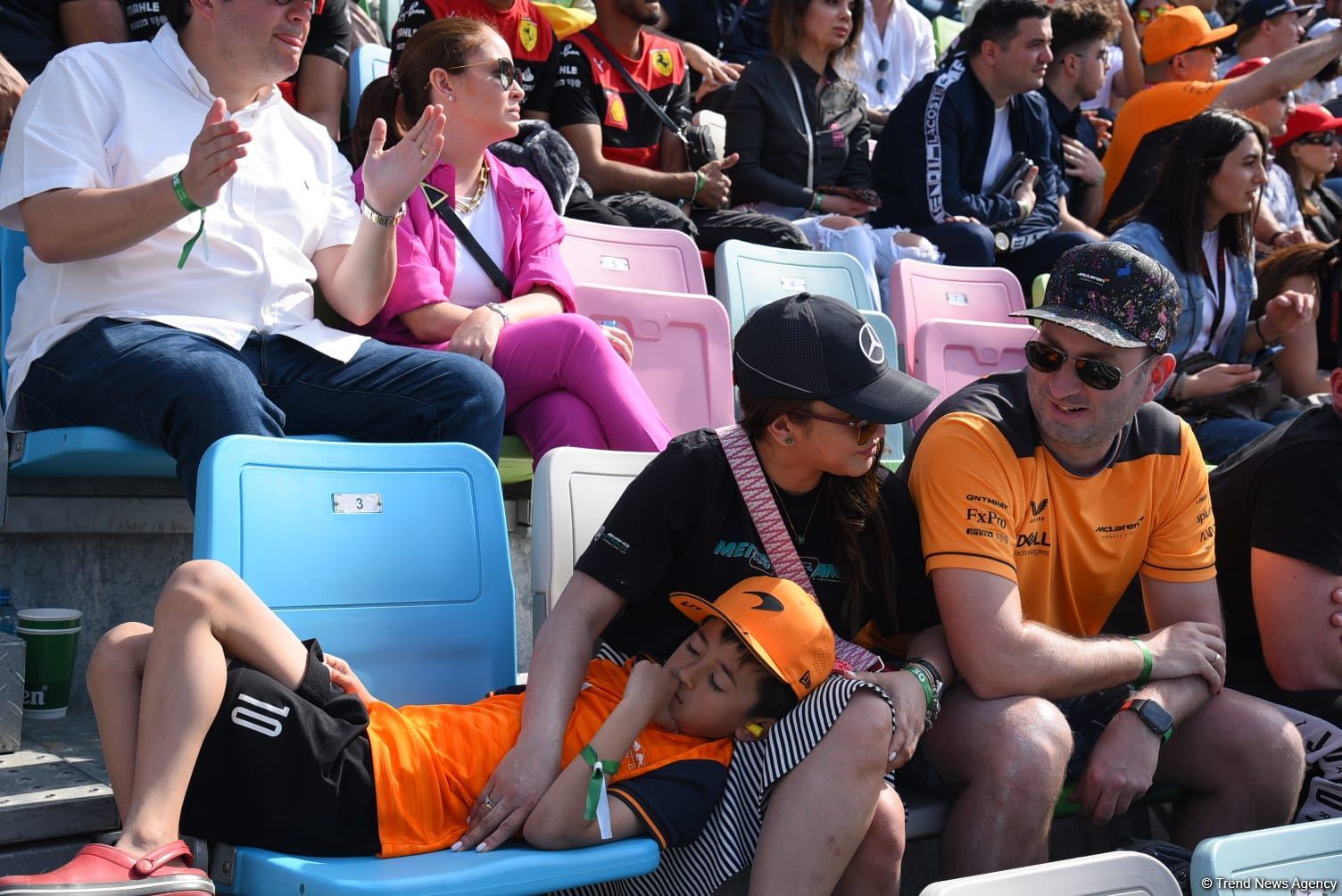 Fans thrilled with Formula 1 Azerbaijan Grand Prix race (PHOTO)