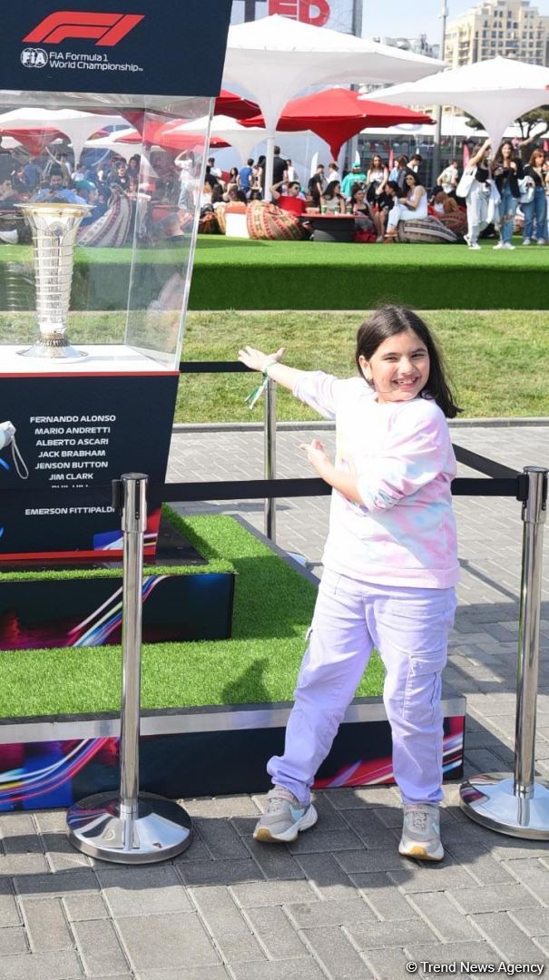 Fans thrilled with Formula 1 Azerbaijan Grand Prix race (PHOTO)