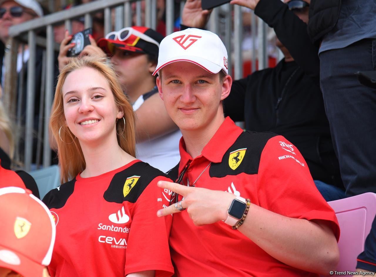 Fans thrilled with Formula 1 Azerbaijan Grand Prix race (PHOTO)
