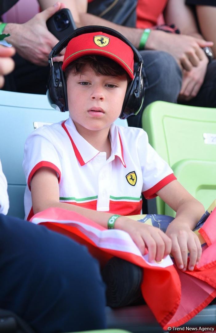 Fans thrilled with Formula 1 Azerbaijan Grand Prix race (PHOTO)
