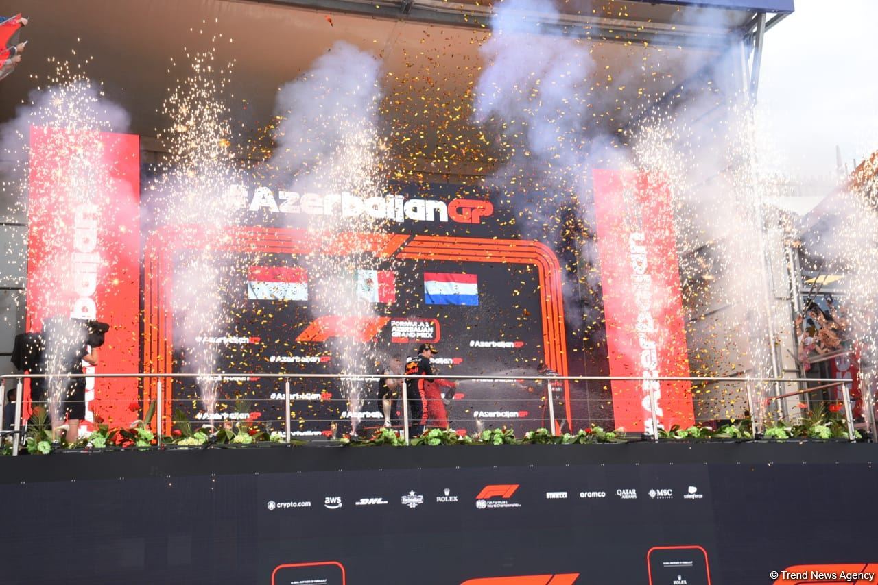 Winners of Formula 1 main race of F1 Azerbaijan Grand Prix awarded (PHOTO)