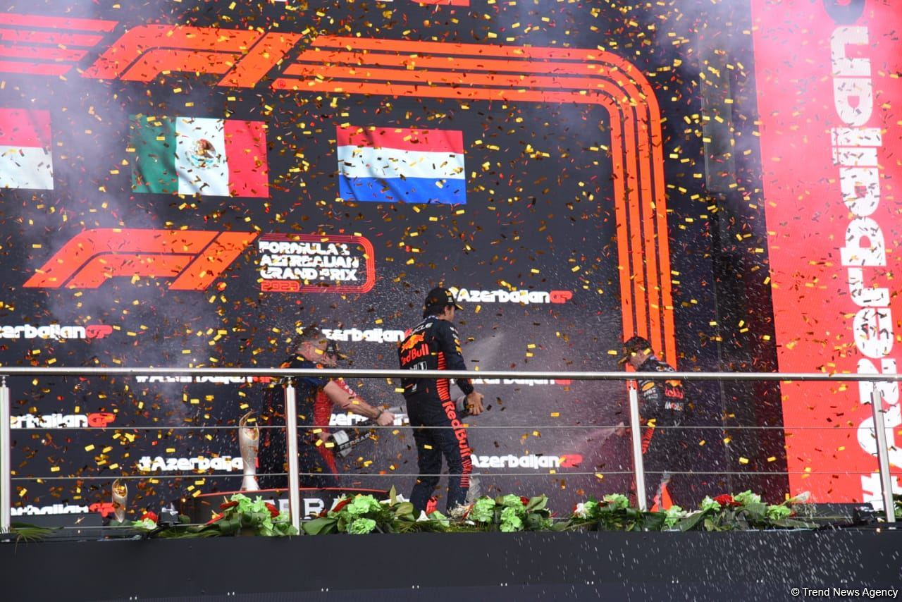 Winners of Formula 1 main race of F1 Azerbaijan Grand Prix awarded (PHOTO)