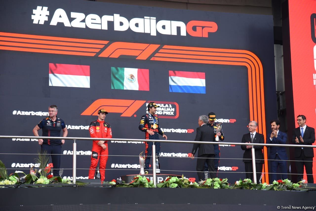 Winners of Formula 1 main race of F1 Azerbaijan Grand Prix awarded (PHOTO)
