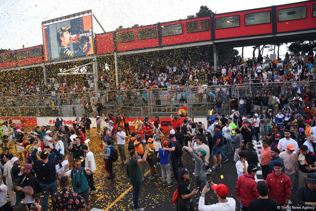Winners of Formula 1 main race of F1 Azerbaijan Grand Prix awarded (PHOTO)