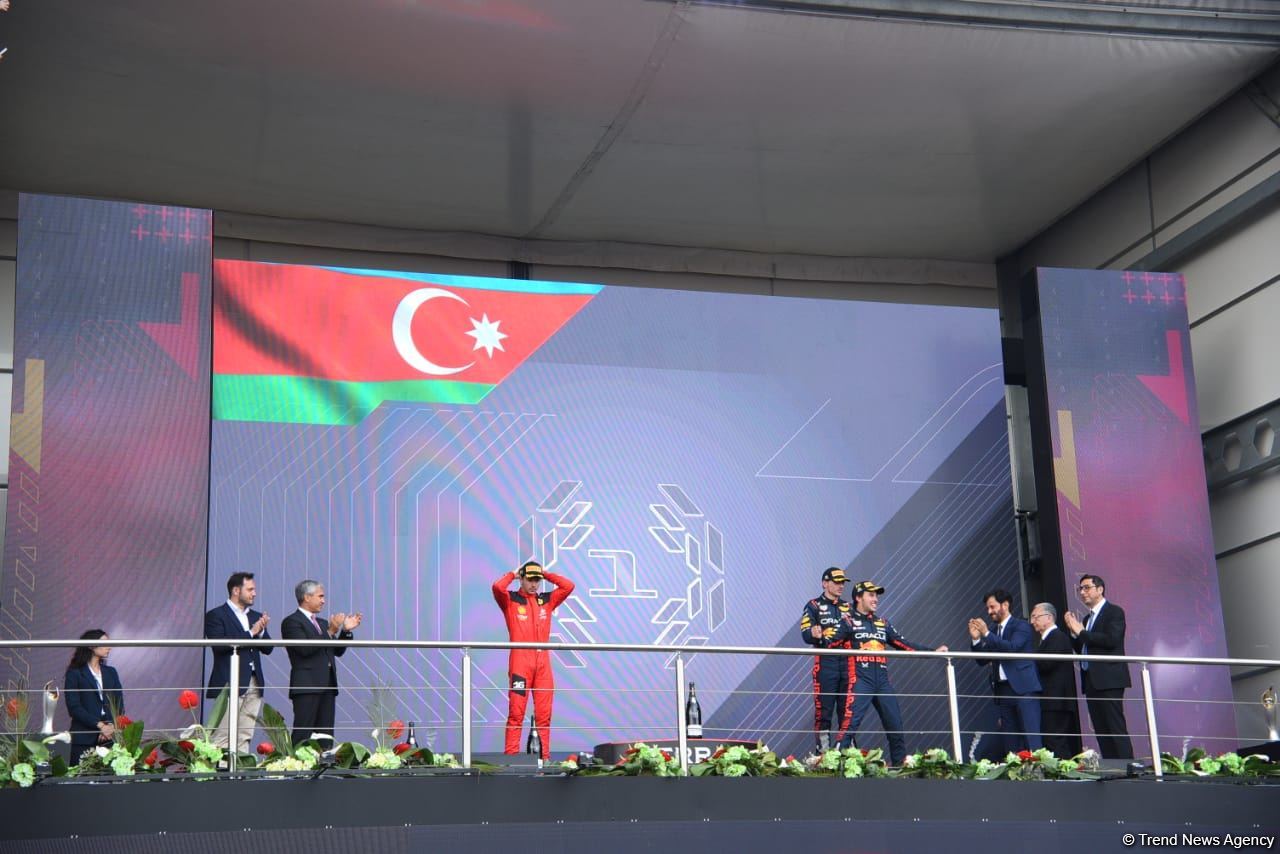 Winners of Formula 1 main race of F1 Azerbaijan Grand Prix awarded (PHOTO)