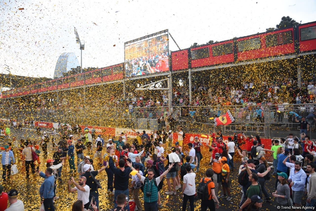 Fans thrilled with Formula 1 Azerbaijan Grand Prix race (PHOTO)