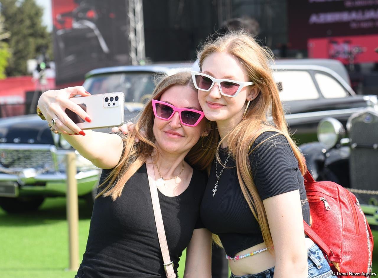 Fans thrilled with Formula 1 Azerbaijan Grand Prix race (PHOTO)