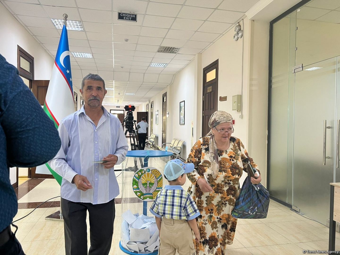 Voters cast ballots in referendum on amendments to Constitution in Uzbekistan’s Urgench (PHOTO)