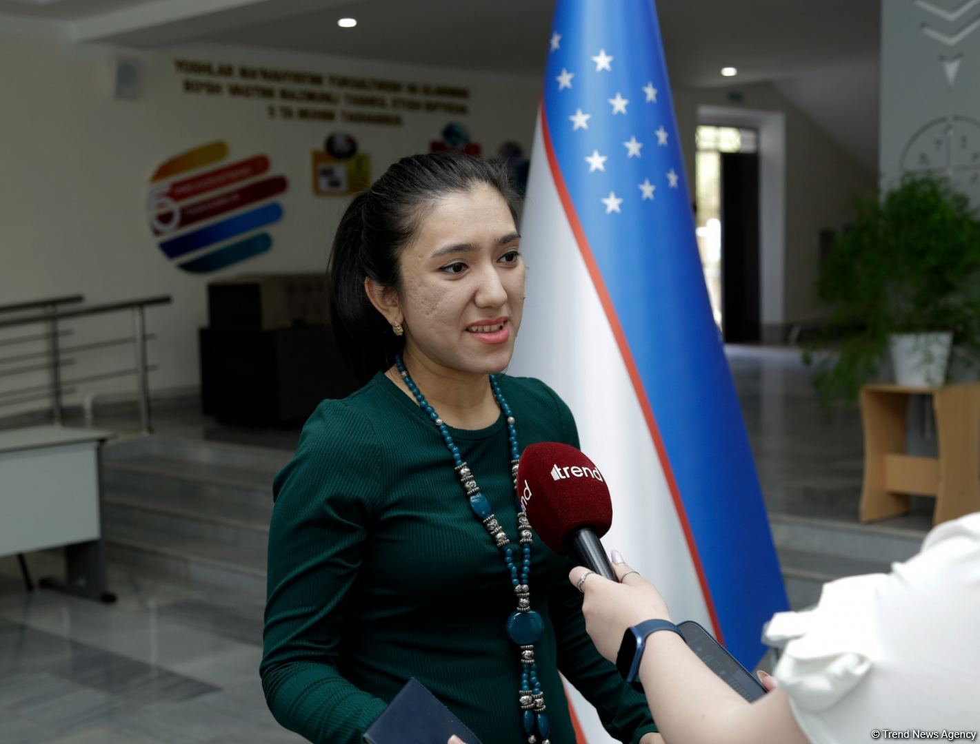 Uzbekistanis coming to referendum with their families (PHOTO)