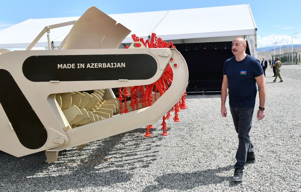 President Ilham Aliyev gets acquainted with construction of Auto Leasing Azerbaijan LLC in Araz Valley Economic Zone Industrial Park (PHOTO/VIDEO)